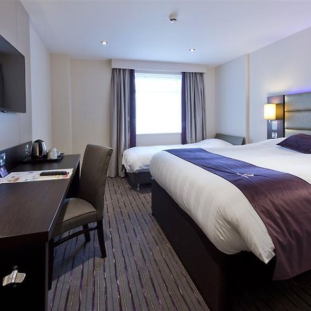 Premier Inn Newbury Town Centre Eksteriør billede
