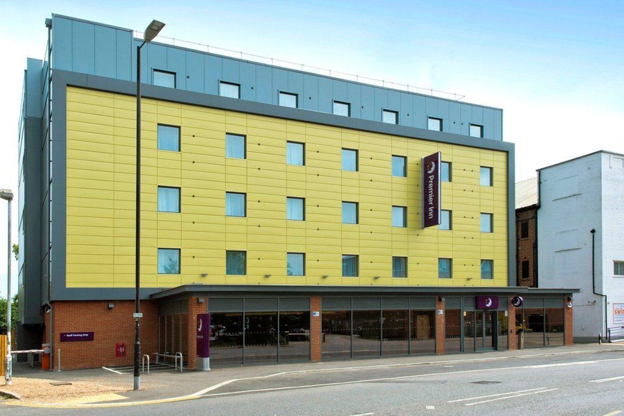 Premier Inn Newbury Town Centre Eksteriør billede